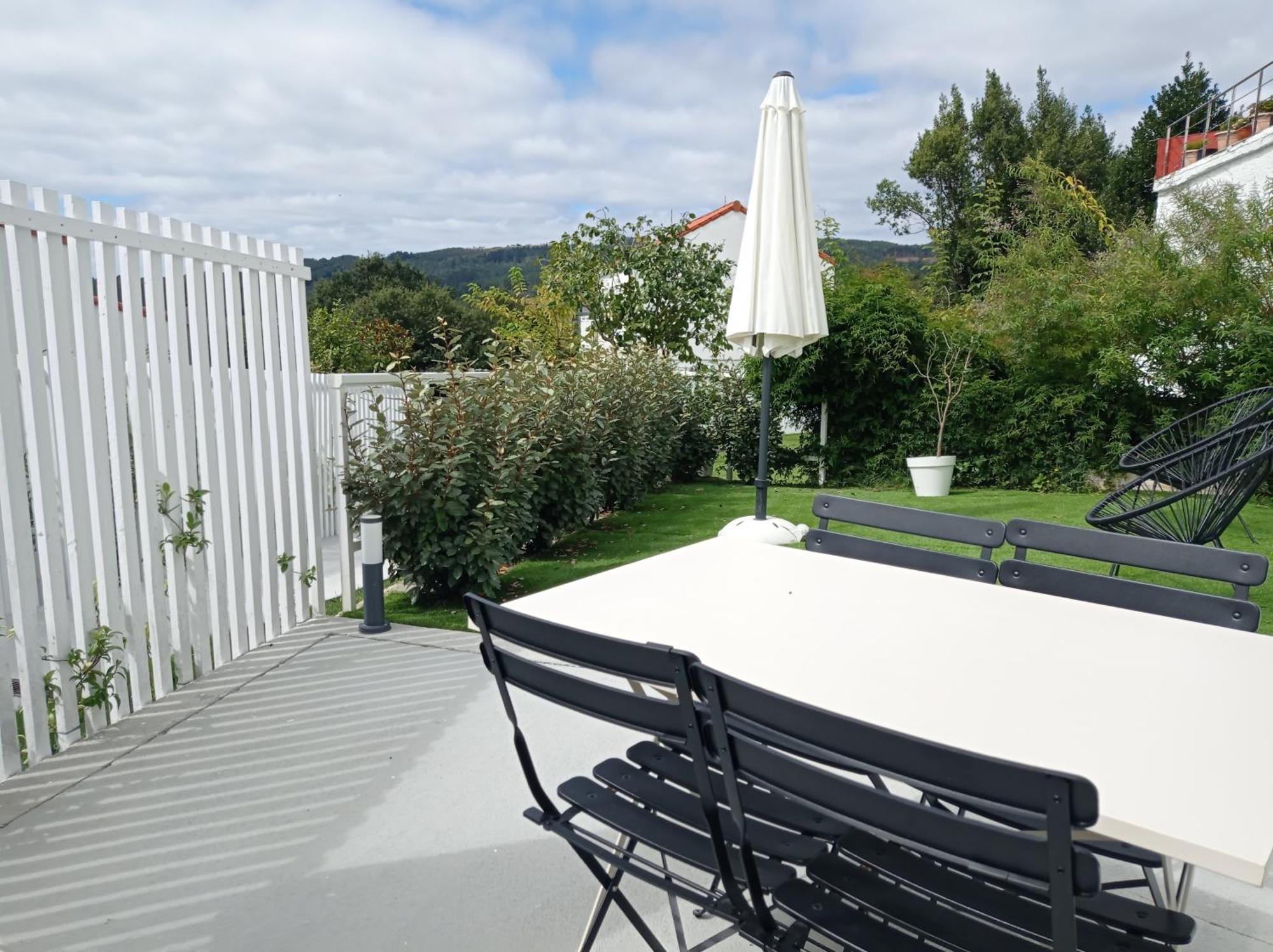 Casas Turisticas Lar Jardin - Parking Privado Santiago de Compostela Exterior photo
